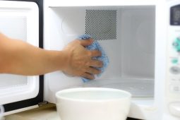 Cleaning Microwave with Vinegar: A Step-by-Step Guide
